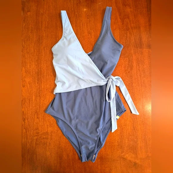 Summersalt Long Torso Perfect Wrap One-Piece – Size 6 LT | Sky & Blue Mountain - Picture 11 of 13